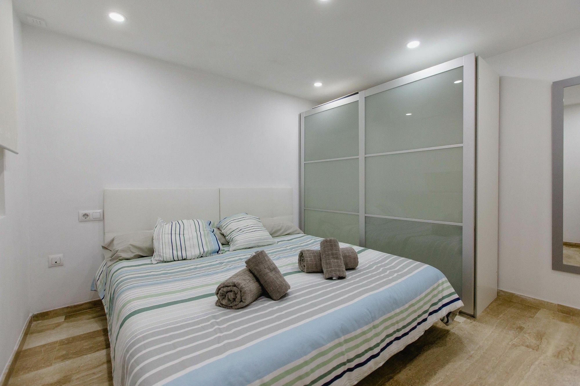 Apartamento La Merced Cádiz Exteriör bild
